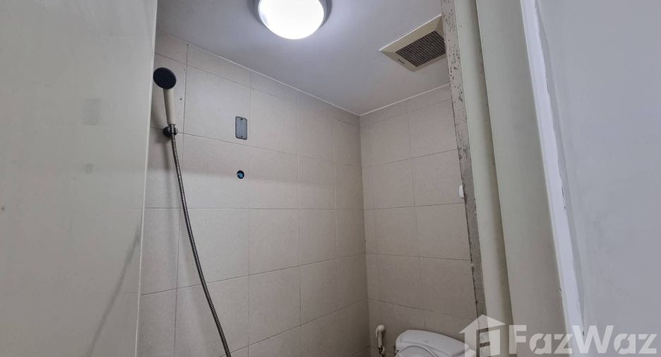 Condo en alquiler de 3 habitaciones en Yan Nawa, Bangkok