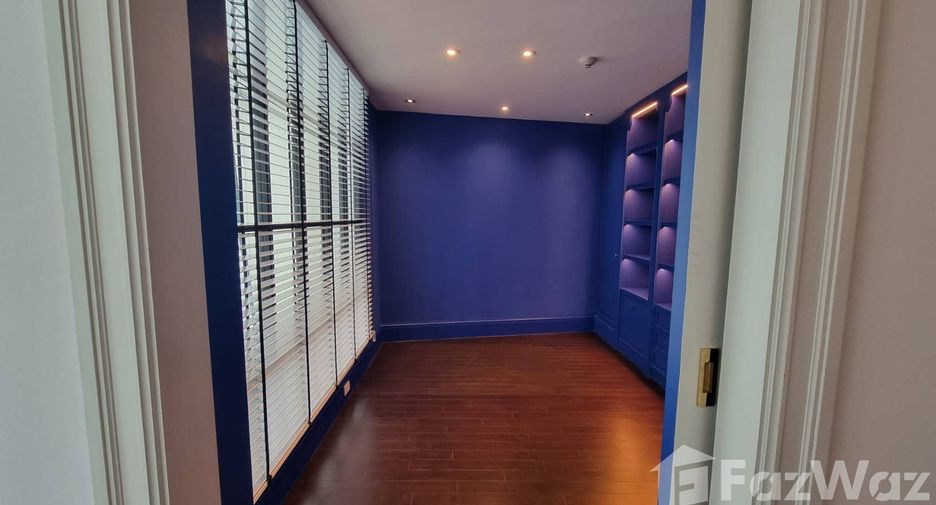 Condo en alquiler de 3 habitaciones en Yan Nawa, Bangkok