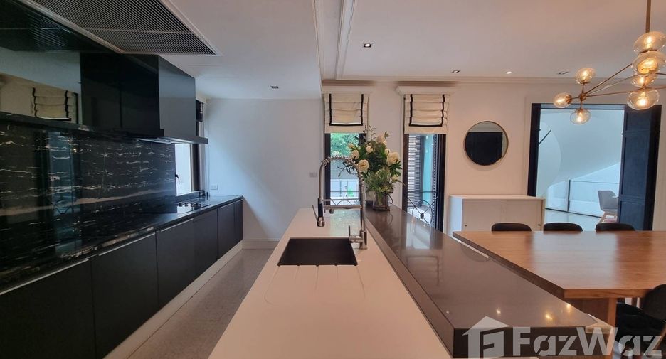 Condo en alquiler de 3 habitaciones en Yan Nawa, Bangkok