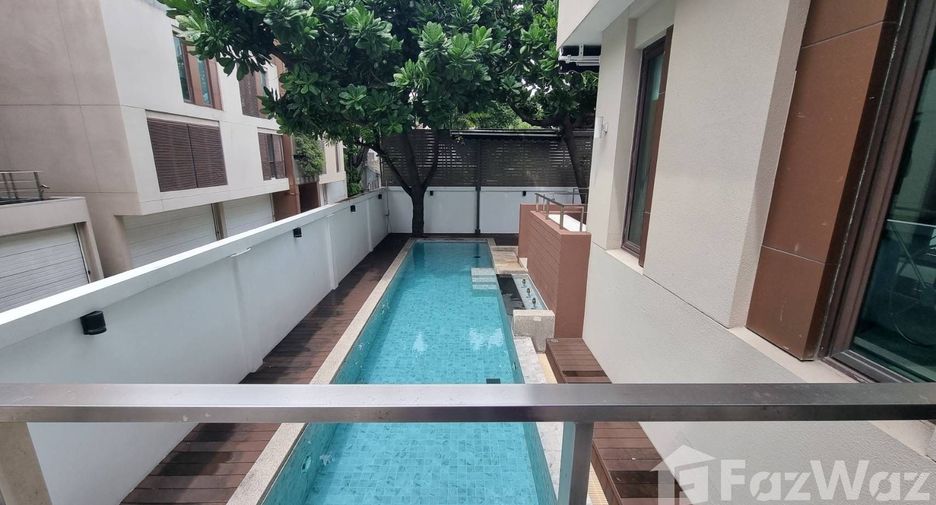 Condo en alquiler de 3 habitaciones en Yan Nawa, Bangkok