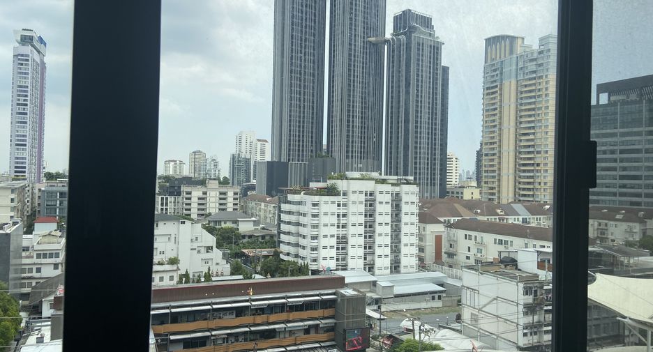 For rent 2 bedrooms condo in Watthana, Bangkok