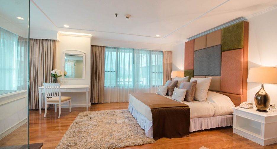 Apartamento en alquiler de 3 habitaciones en Khlong Toei, Bangkok