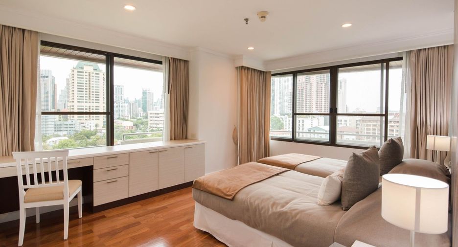 Apartamento en alquiler de 3 habitaciones en Khlong Toei, Bangkok