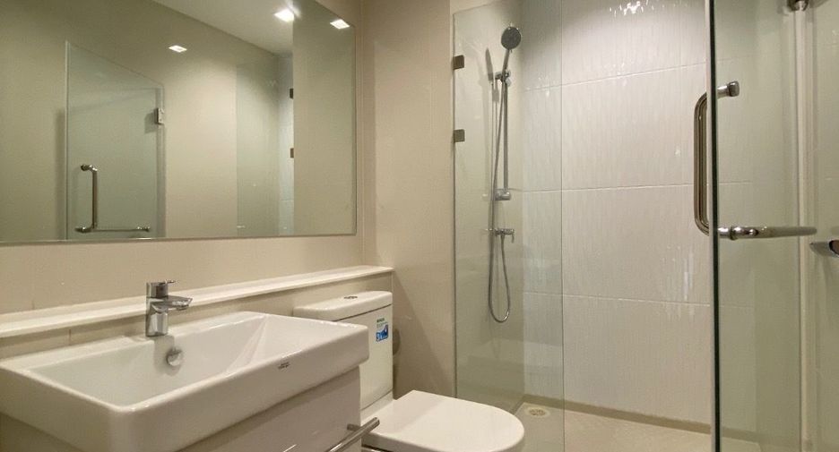 For rent 2 bedrooms condo in Pathum Wan, Bangkok