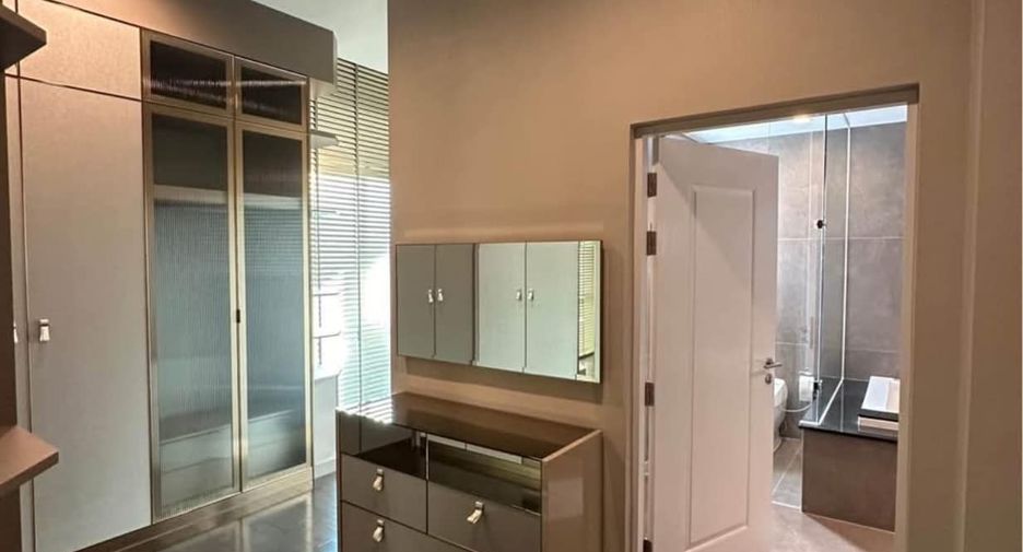 For rent 5 bedrooms house in Lat Krabang, Bangkok