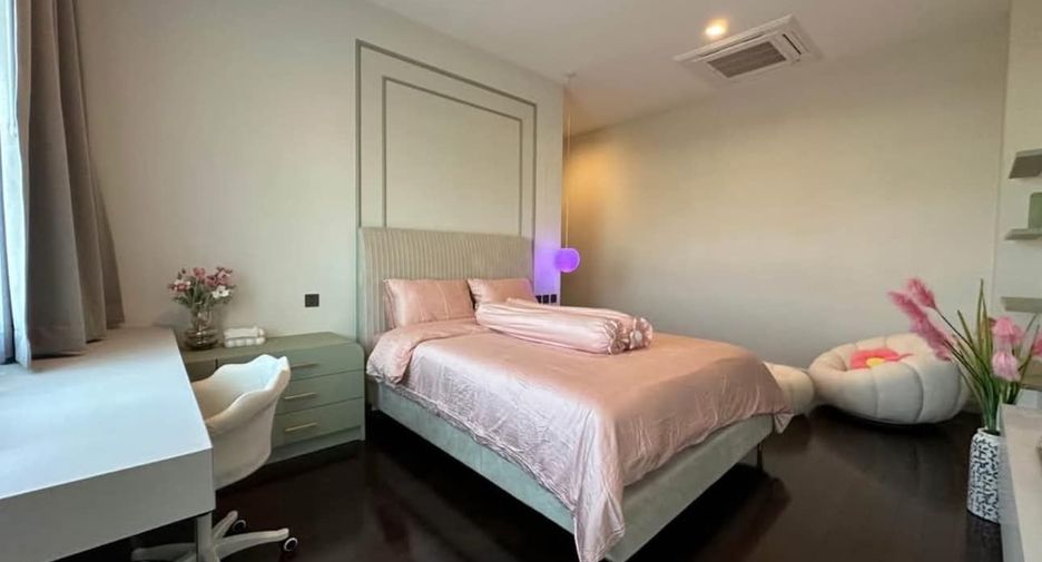 For rent 5 bedrooms house in Lat Krabang, Bangkok