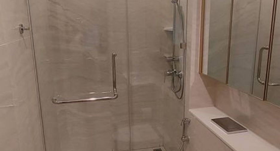For rent 1 bed condo in Phra Khanong, Bangkok