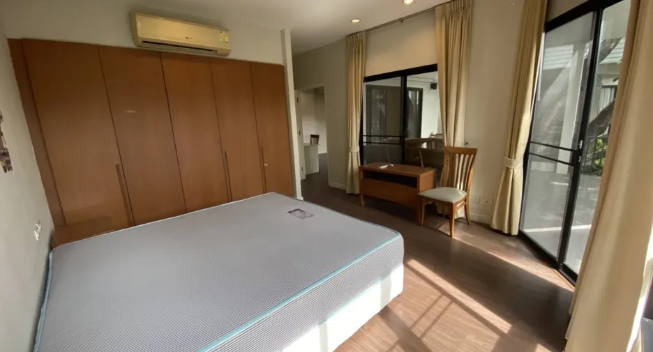 出租 3 卧室 独立屋 在 Khlong Toei, 曼谷