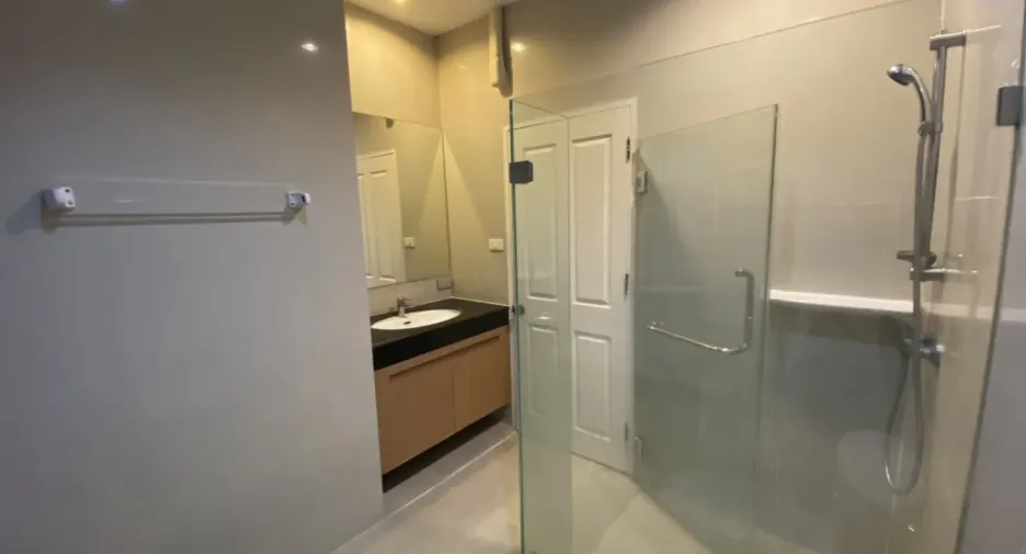 出租 3 卧室 独立屋 在 Khlong Toei, 曼谷