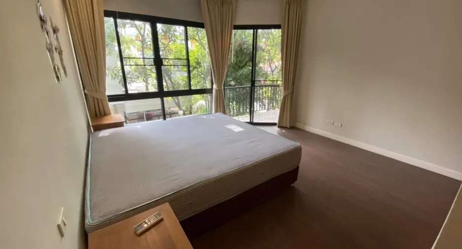 出租 3 卧室 独立屋 在 Khlong Toei, 曼谷