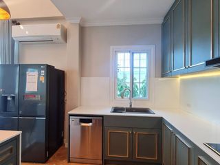 For rent 5 bedrooms house in Bang Na, Bangkok