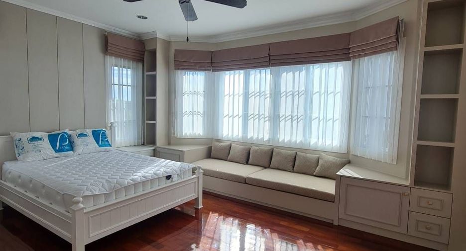 À louer 5 chambres maison à Bang Na, Bangkok