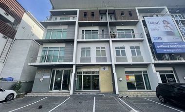 For rent retail Space in Prawet, Bangkok