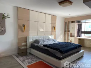 For rent 5 bedrooms condo in Watthana, Bangkok