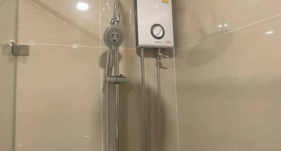 For rent 2 bedrooms condo in Pathum Wan, Bangkok