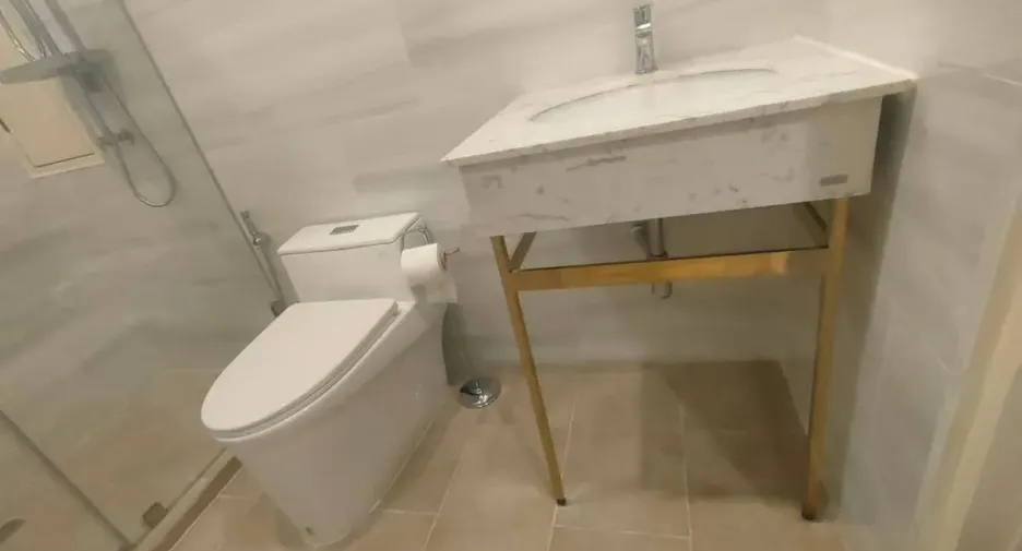 For rent 2 bedrooms condo in Pathum Wan, Bangkok