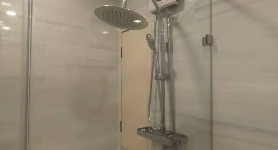 For rent 2 bedrooms condo in Pathum Wan, Bangkok