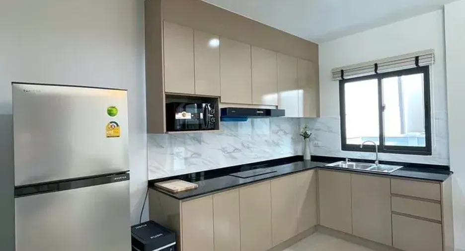 出租 3 卧室 联排别墅 在 Bang Phli, Samut Prakan
