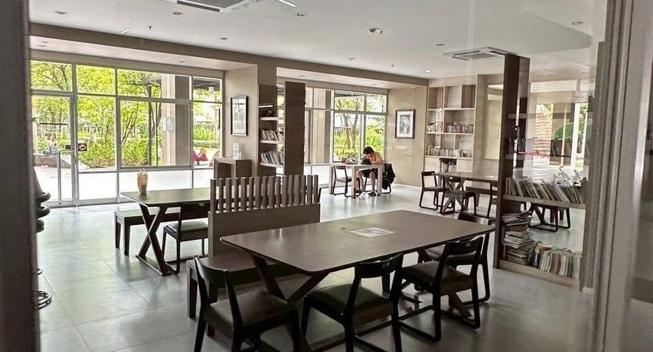 Wohnung zur Miete mit 1 Zimmer in Huai Khwang, Bangkok