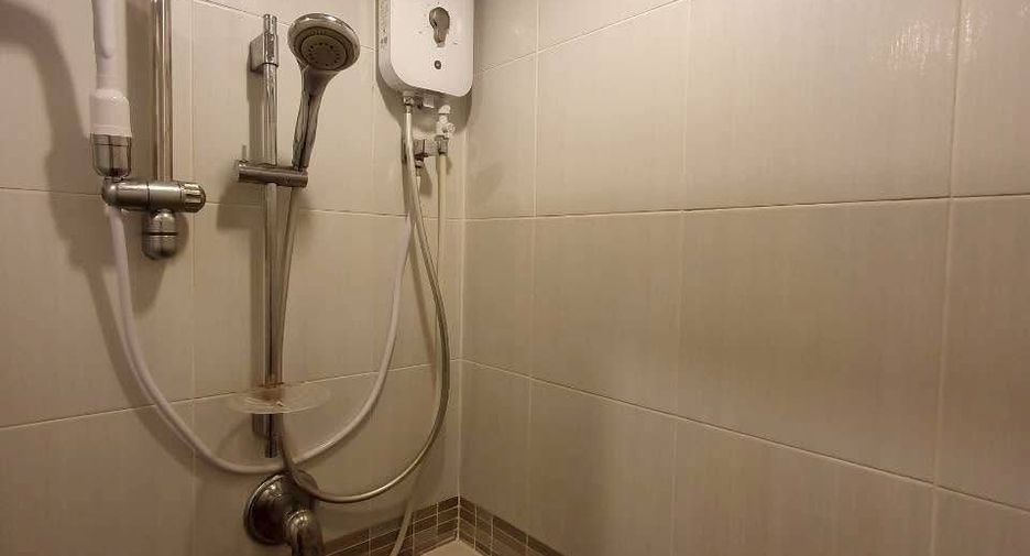 Wohnung zur Miete mit 1 Zimmer in Huai Khwang, Bangkok