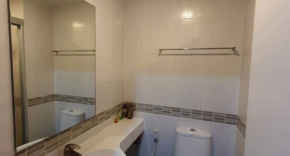 Wohnung zur Miete mit 1 Zimmer in Huai Khwang, Bangkok