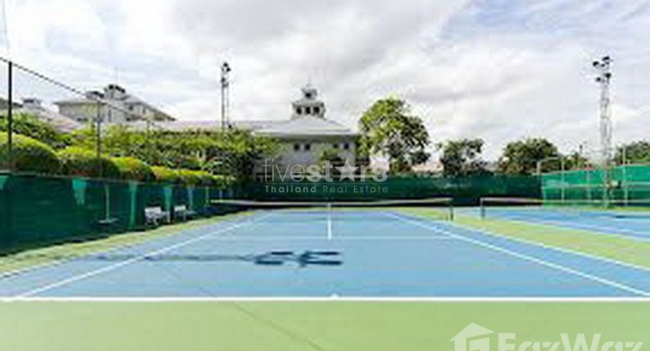 For rent 4 bedrooms condo in Watthana, Bangkok