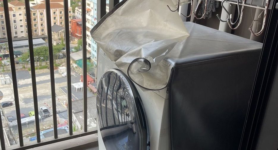 Wohnung zur Miete mit Studio in Khlong Toei, Bangkok