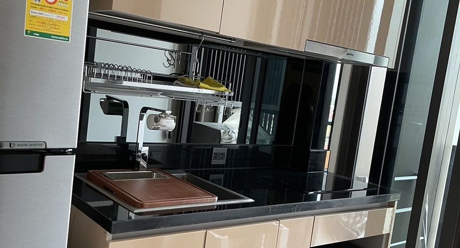 For rent studio condo in Khlong Toei, Bangkok