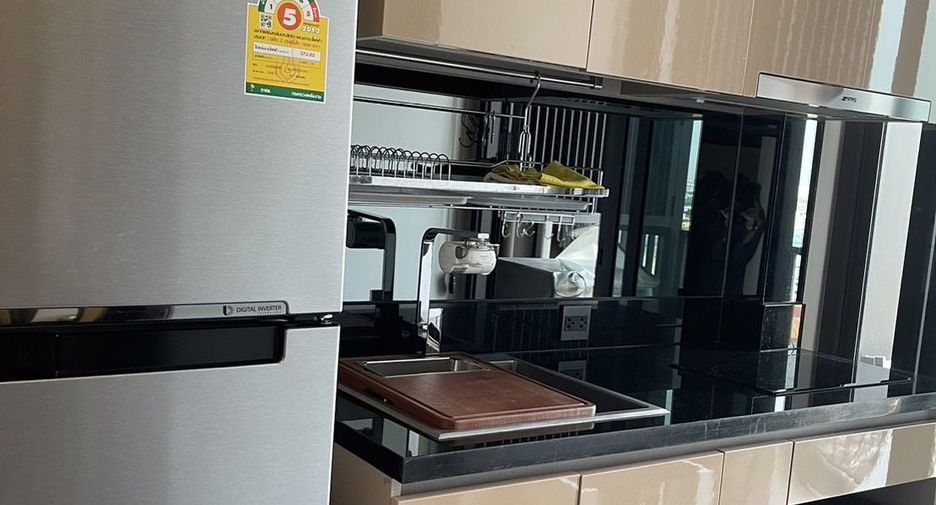 For rent studio condo in Khlong Toei, Bangkok