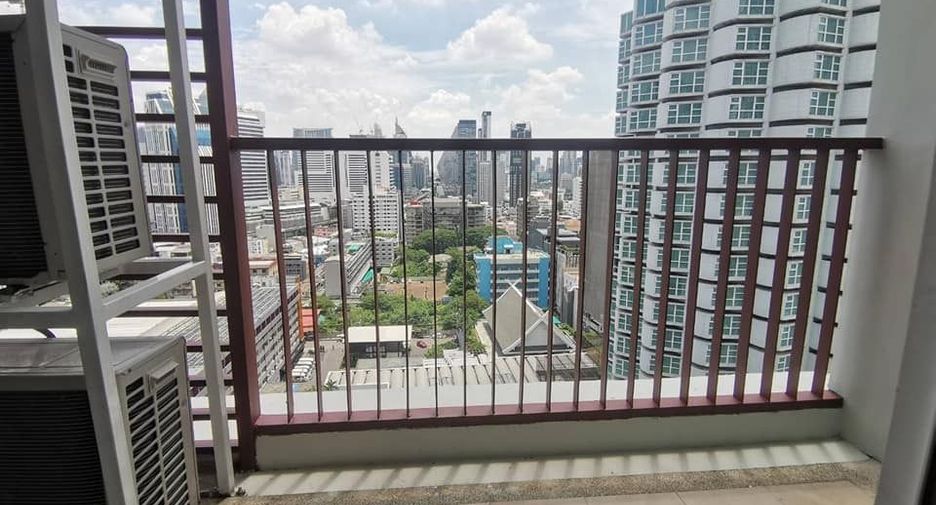 For rent 2 bedrooms condo in Watthana, Bangkok