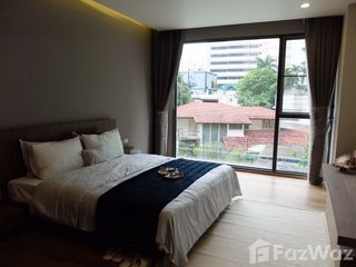 For rent 3 bedrooms apartment in Khlong Toei, Bangkok