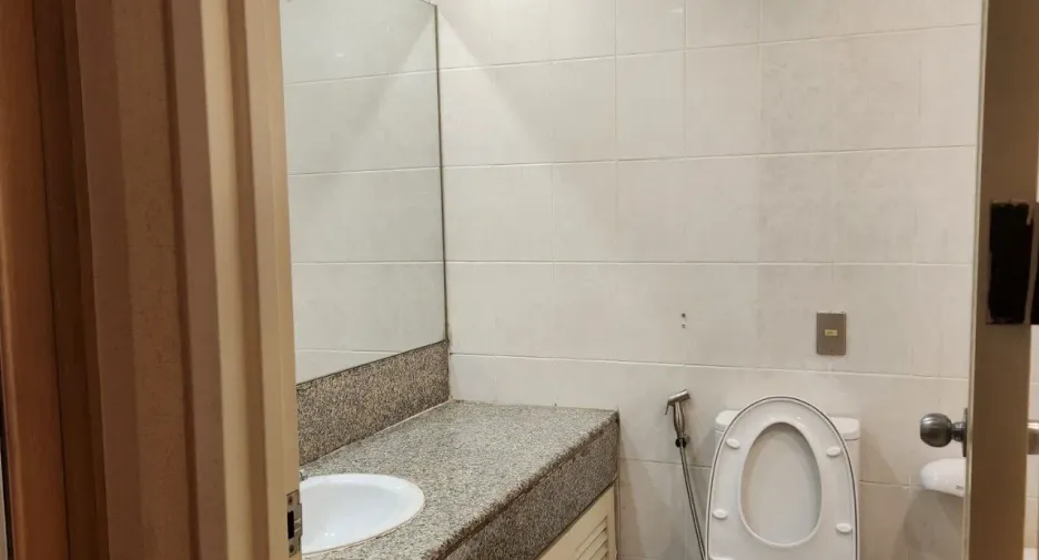 For rent 2 bedrooms condo in Bang Na, Bangkok