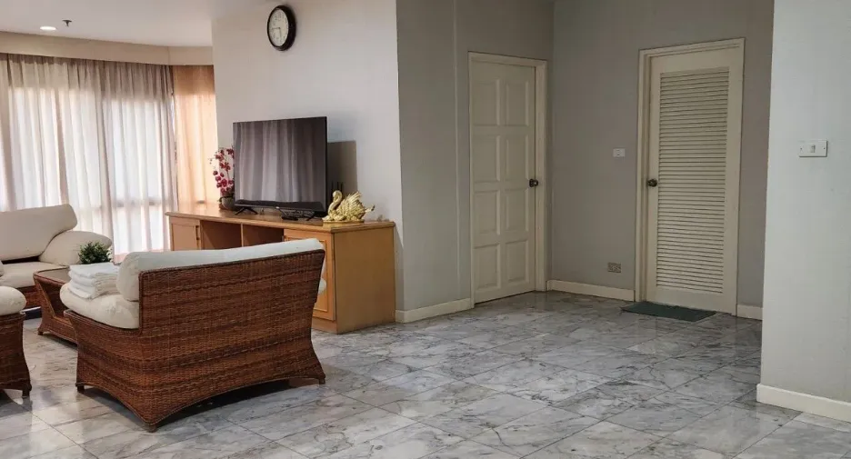 For rent 2 bedrooms condo in Bang Na, Bangkok