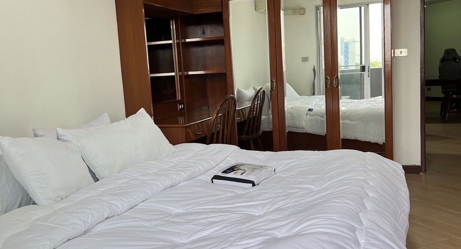 For rent 2 ベッドルーム condo in Watthana, Bangkok