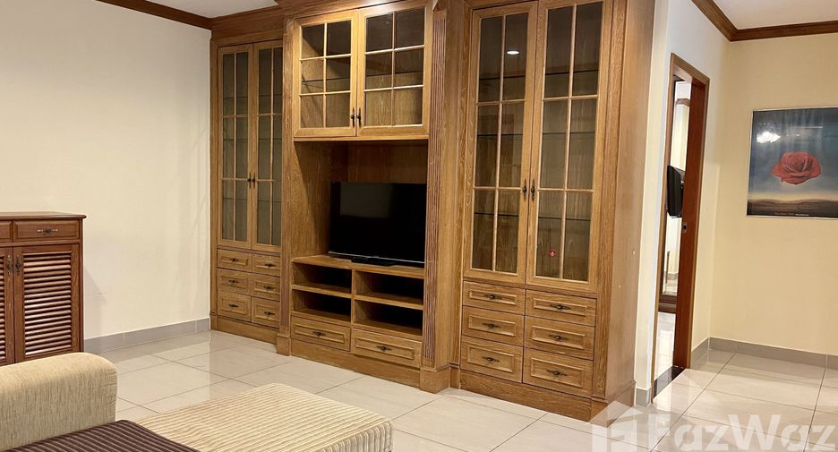 For rent 3 bedrooms condo in Watthana, Bangkok