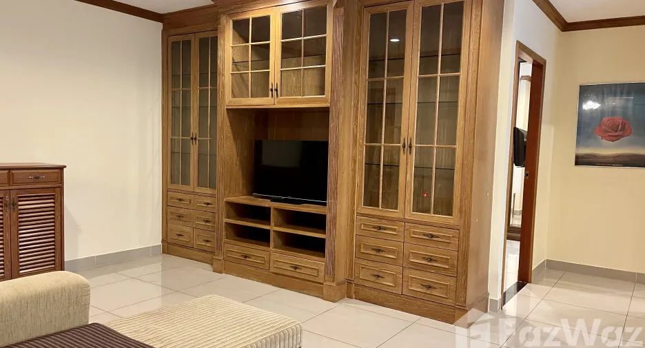 For rent 3 bedrooms condo in Watthana, Bangkok