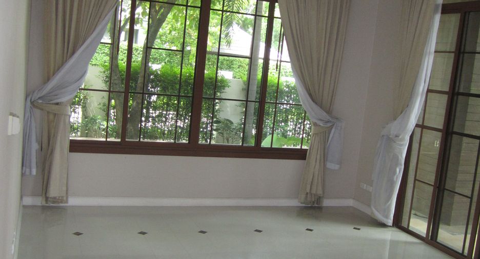 For rent 3 bedrooms house in Suan Luang, Bangkok