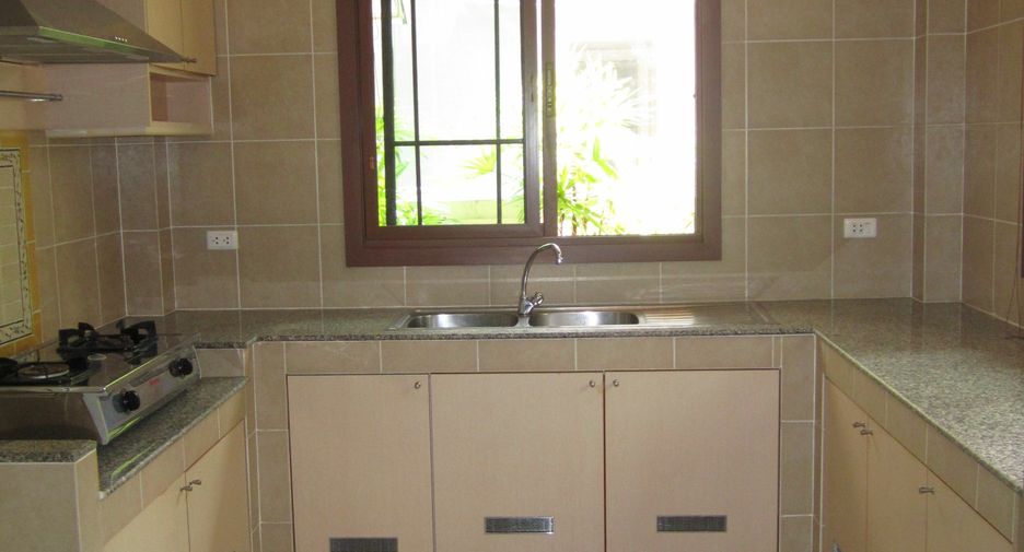 For rent 3 bedrooms house in Suan Luang, Bangkok