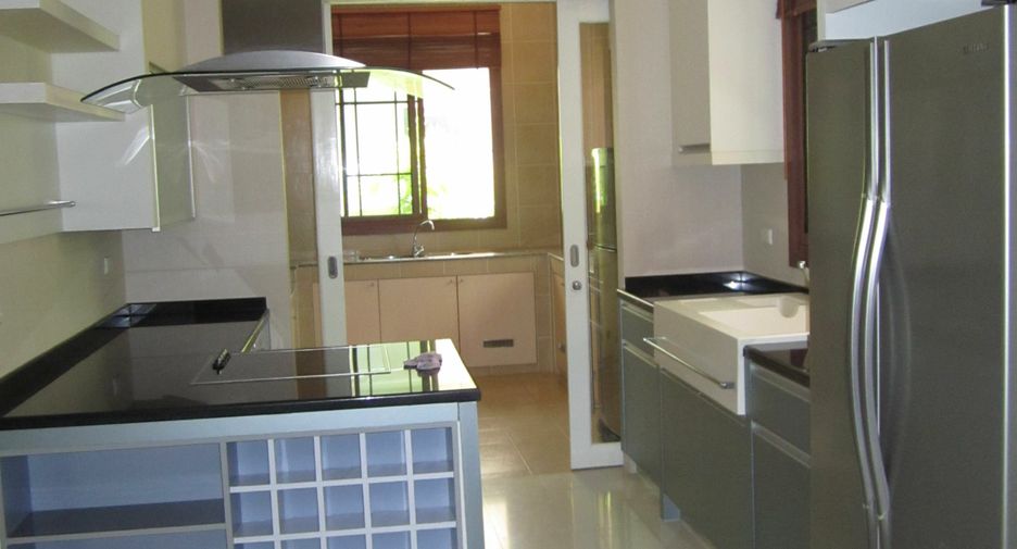 For rent 3 bedrooms house in Suan Luang, Bangkok