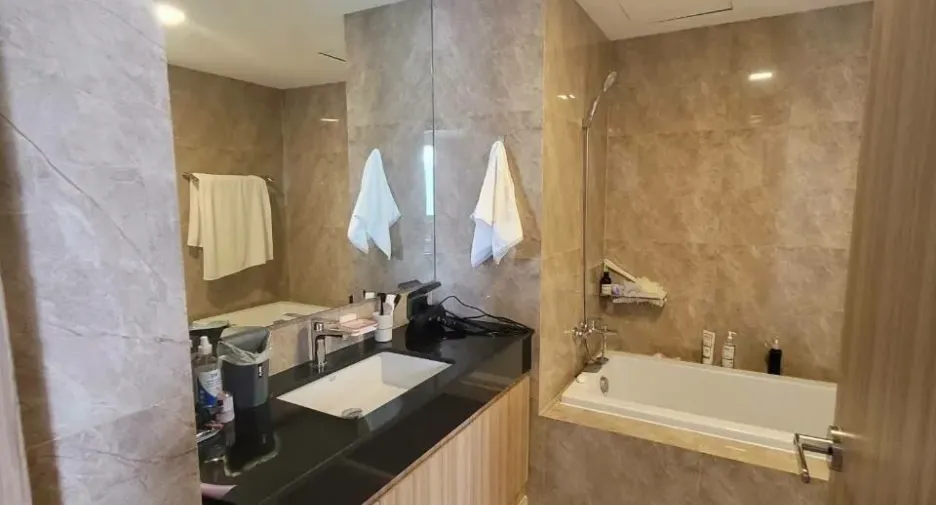 For rent 3 bedrooms condo in Khlong Toei, Bangkok