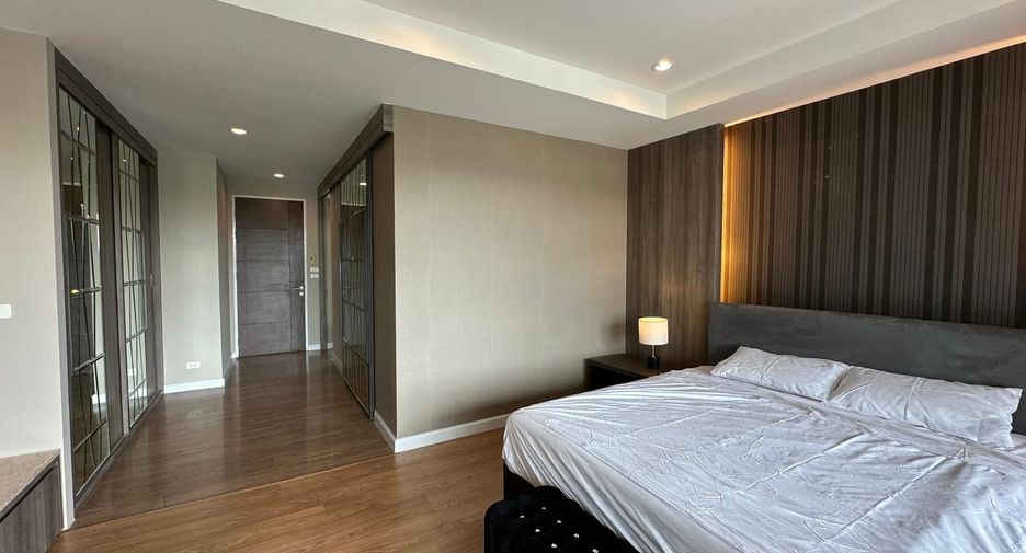 Reihenhaus zur Miete mit 3 Zimmer in Khlong Toei, Bangkok