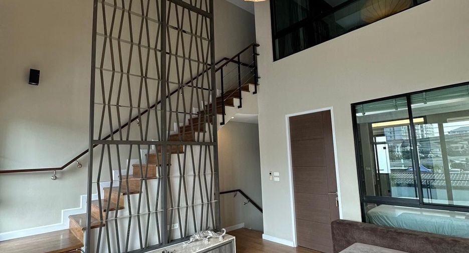 Reihenhaus zur Miete mit 3 Zimmer in Khlong Toei, Bangkok