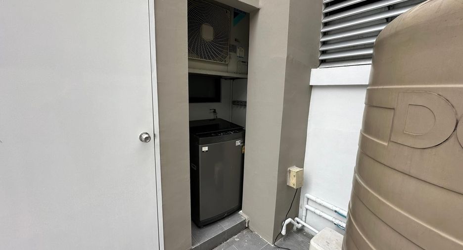 Reihenhaus zur Miete mit 3 Zimmer in Khlong Toei, Bangkok