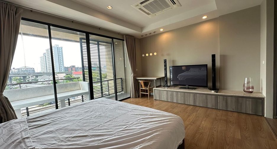 Reihenhaus zur Miete mit 3 Zimmer in Khlong Toei, Bangkok