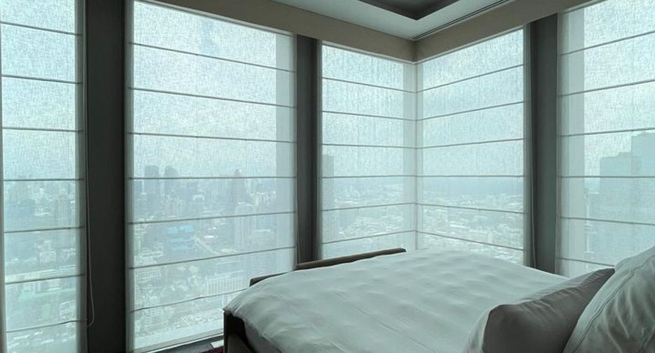For rent 3 bedrooms condo in Sathon, Bangkok