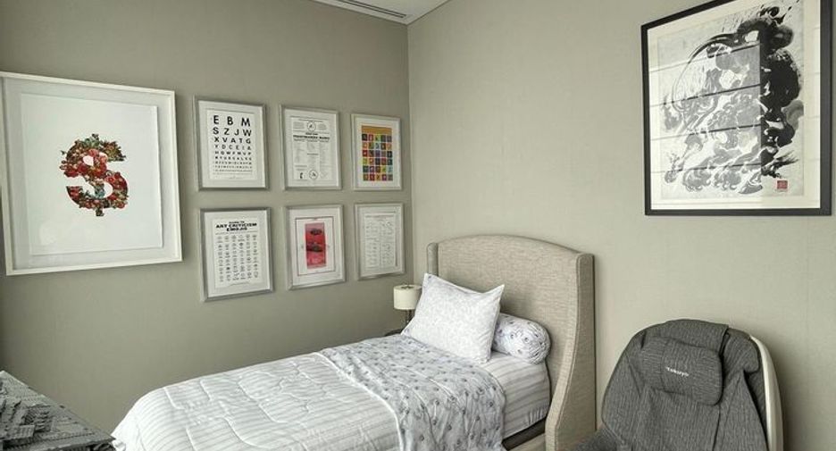 For rent 3 bedrooms condo in Sathon, Bangkok