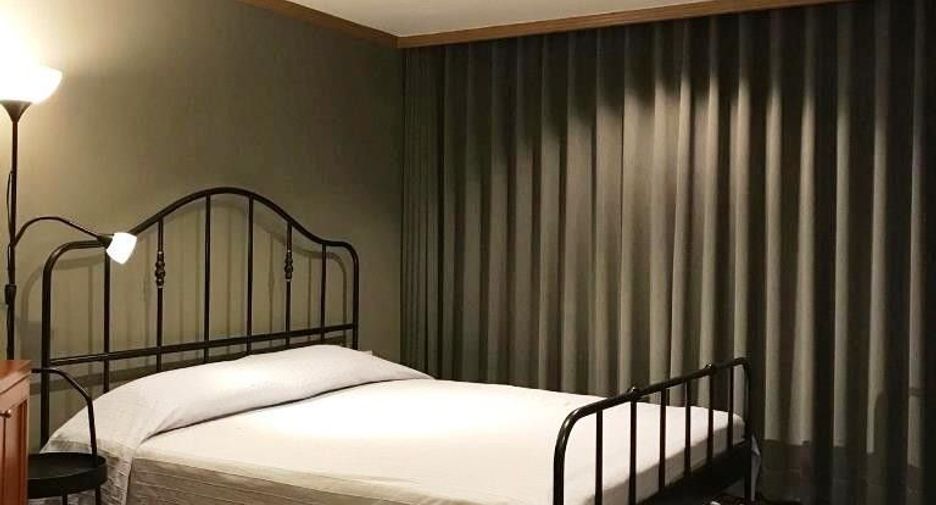 For rent 2 bedrooms condo in Watthana, Bangkok