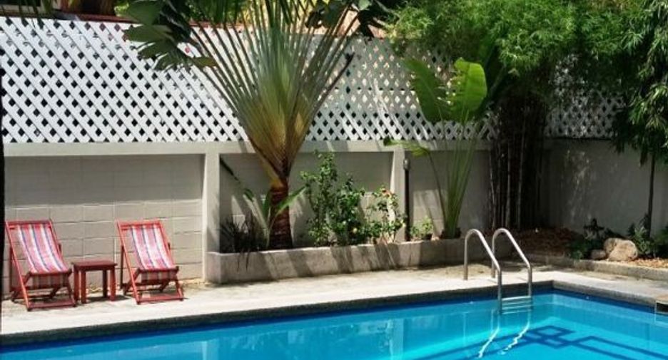 Condo en alquiler de 3 habitaciones en Khlong Toei, Bangkok