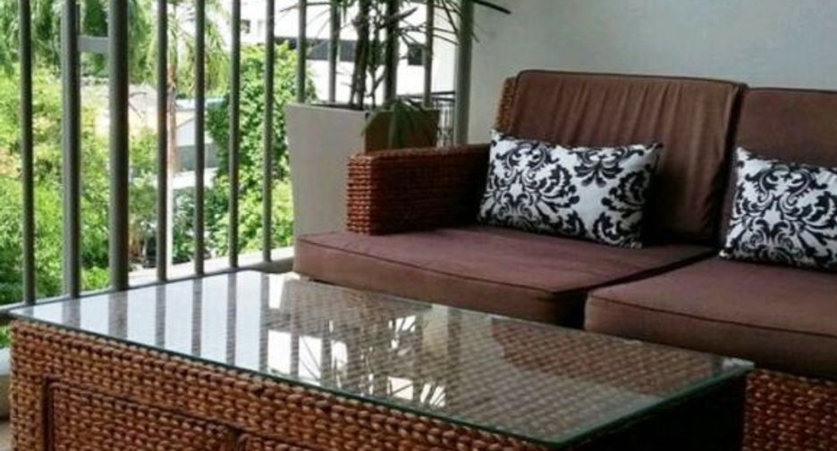 Condo en alquiler de 3 habitaciones en Khlong Toei, Bangkok