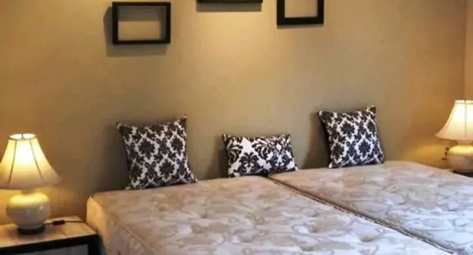 Condo en alquiler de 3 habitaciones en Khlong Toei, Bangkok